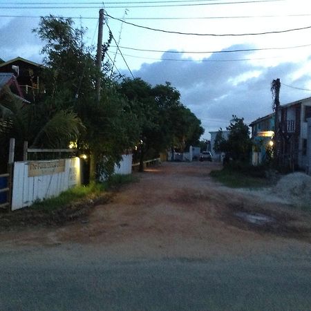 Placencia Hostel Екстериор снимка