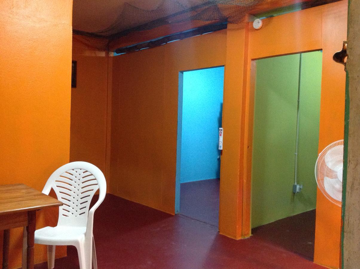 Placencia Hostel Екстериор снимка