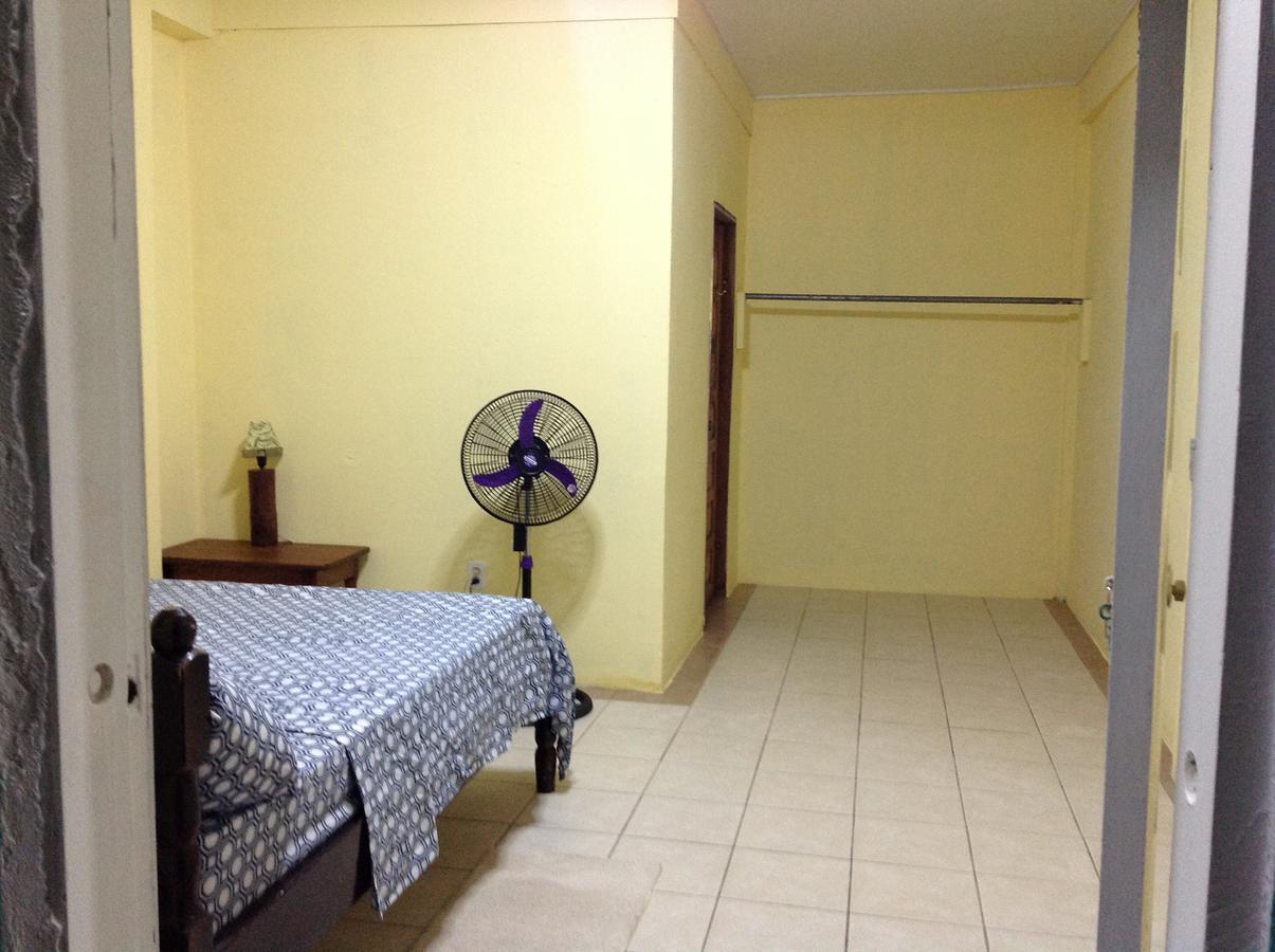 Placencia Hostel Екстериор снимка