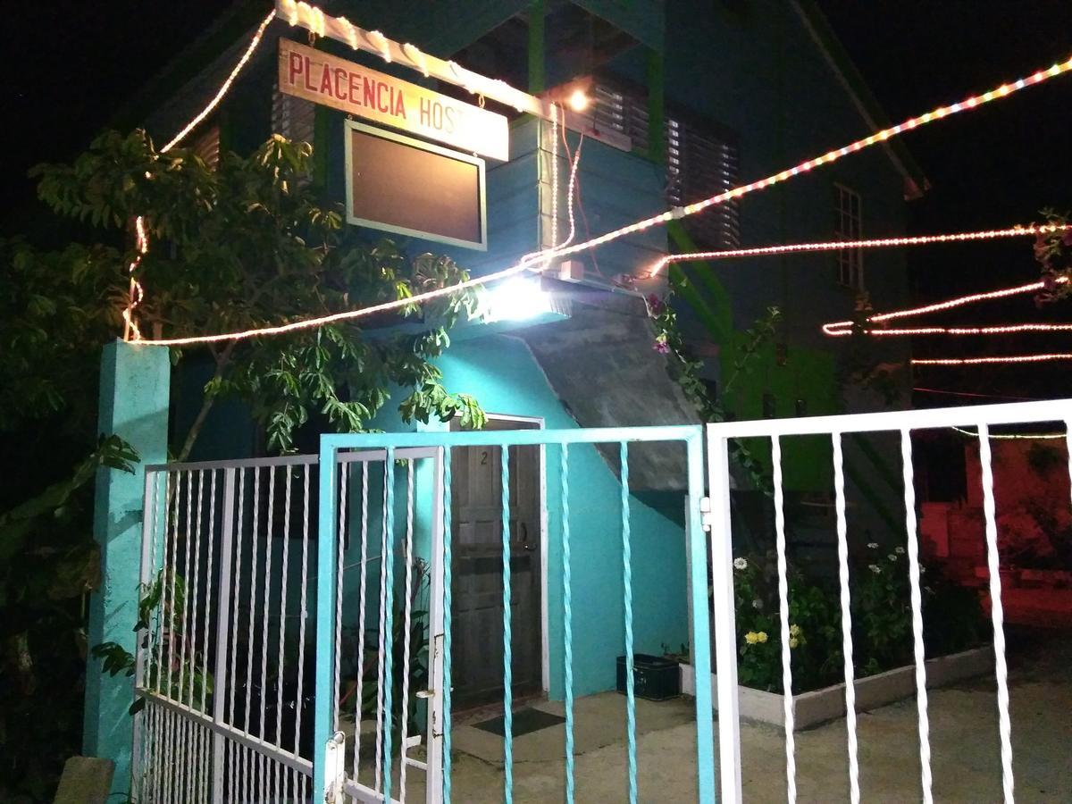 Placencia Hostel Екстериор снимка